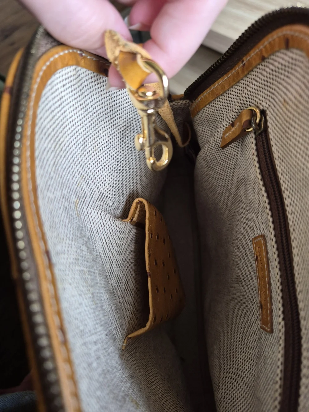 Dooney & Bourke Ostrich Leather Mini Backpack sabartea.com display picture 2